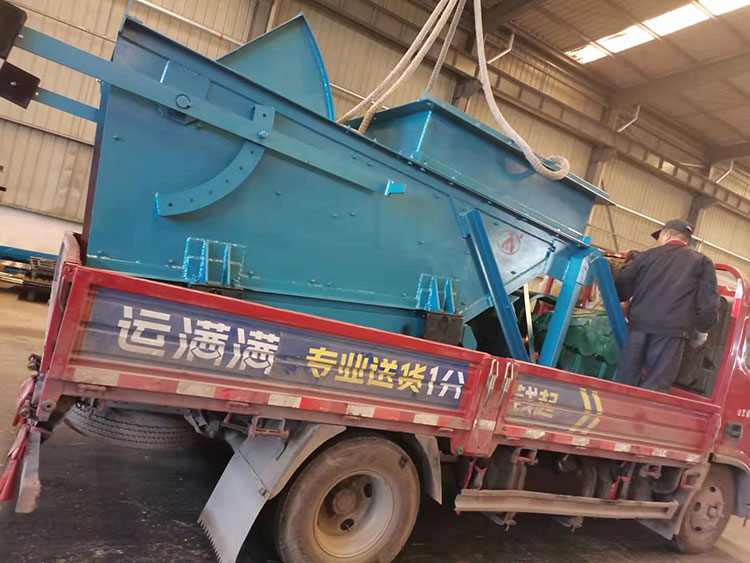 山东东达往复式给煤机发往河北保定