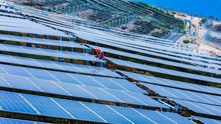 央地加紧布局 清洁能源建设迎“开门红”